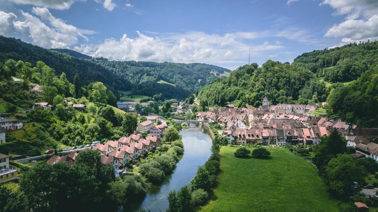 Peanut Medieval Lodge Saint-Ursanne Luaran gambar