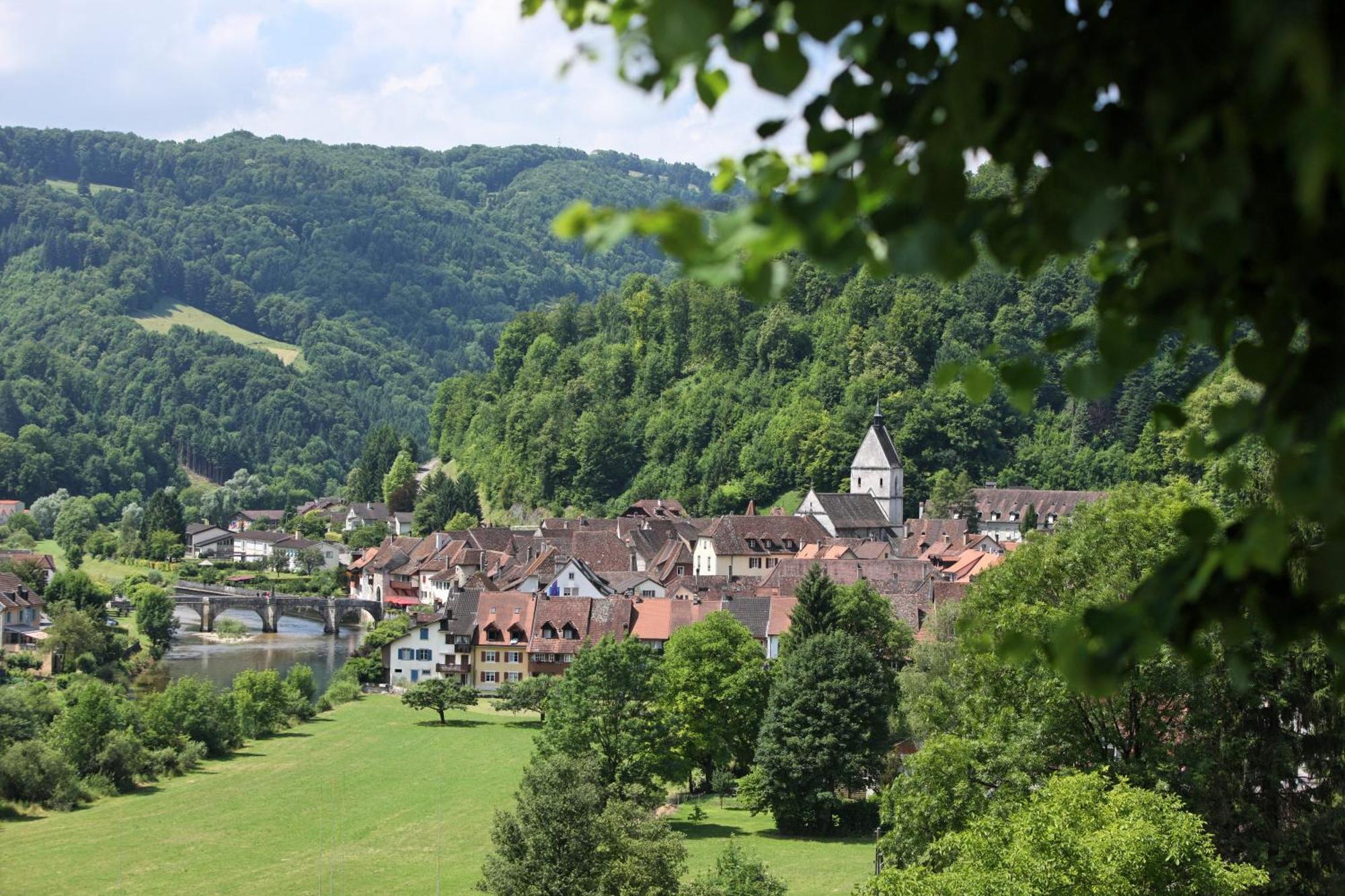 Peanut Medieval Lodge Saint-Ursanne Luaran gambar