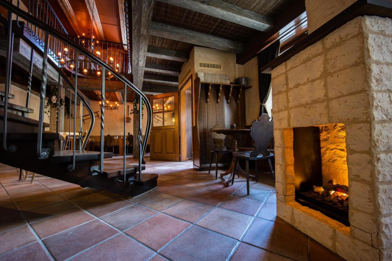Peanut Medieval Lodge Saint-Ursanne Luaran gambar