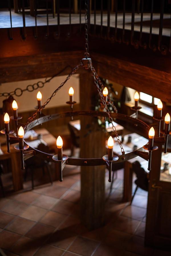 Peanut Medieval Lodge Saint-Ursanne Luaran gambar