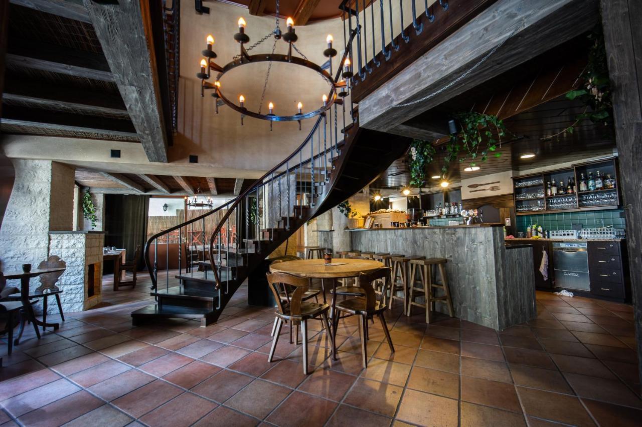 Peanut Medieval Lodge Saint-Ursanne Luaran gambar